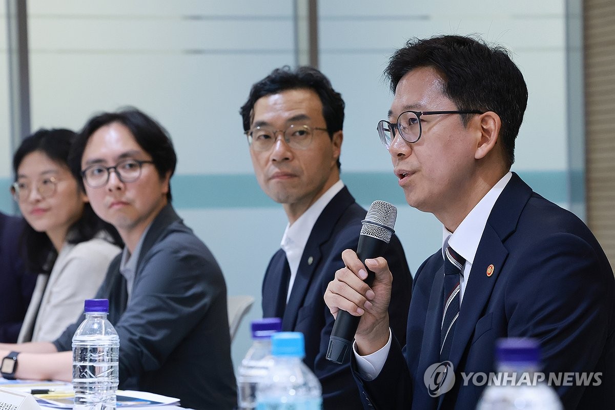 배경훈 장관 첫 현장행보…"AI 바이오 3강 아닌 1강 도전 목표"(종합)