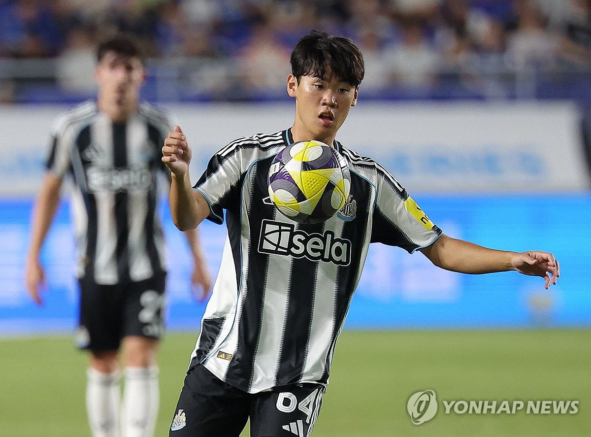 뉴캐슬 박승수, EPL 개막전 교체 명단 포함됐으나 데뷔는 불발