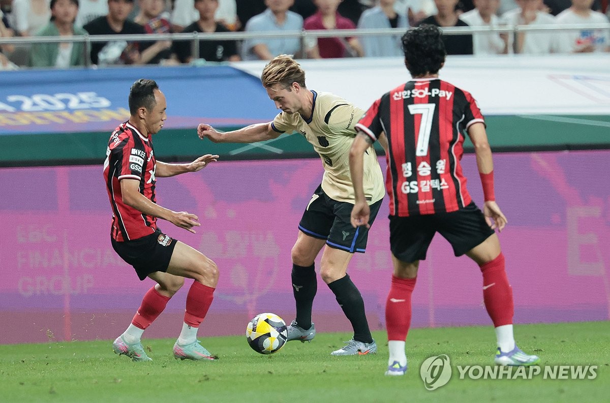 바르셀로나 더용 "FC서울은 좋은 상대…전반전 힘들었다…