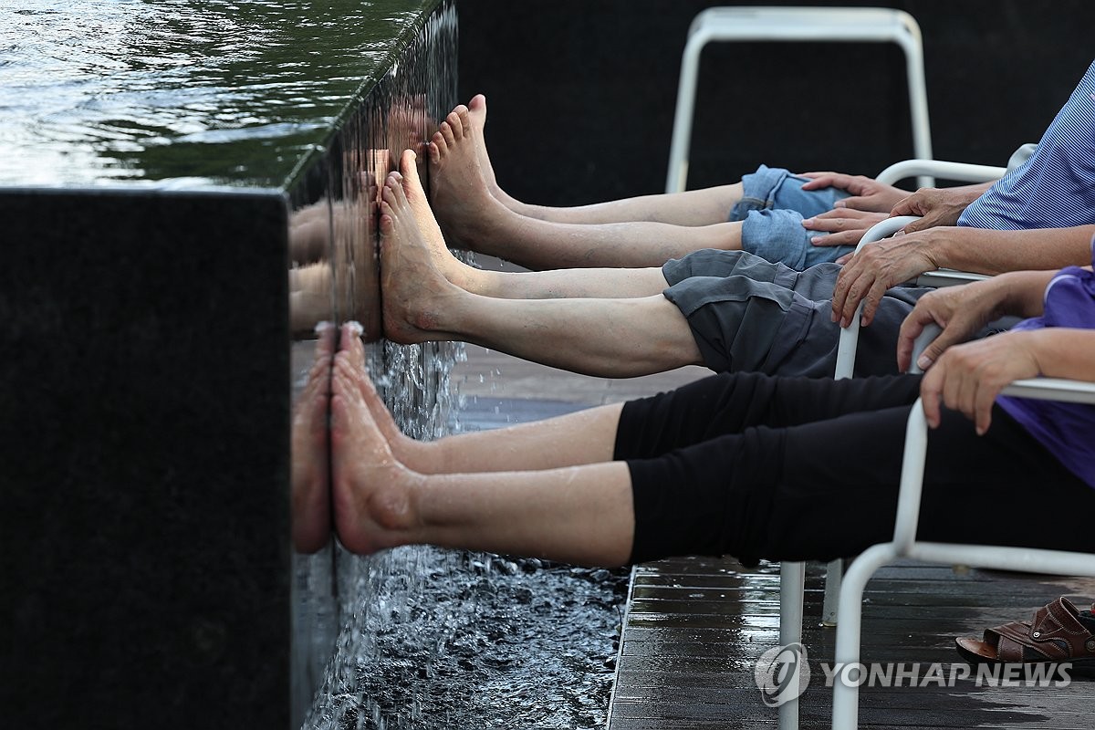 [날씨] 일요일도 체감온도 35도까지 오르는 무더위