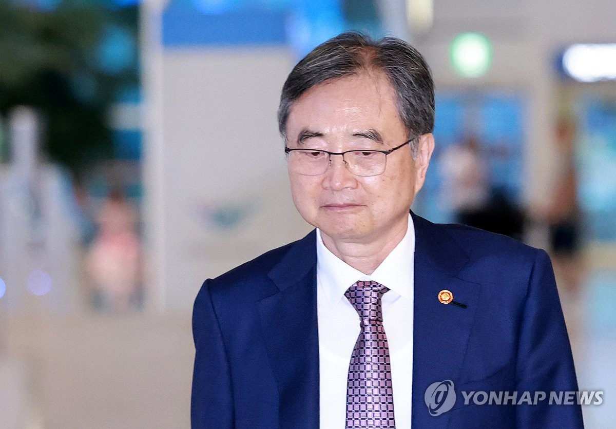 미국 향하는 조현 외교장관