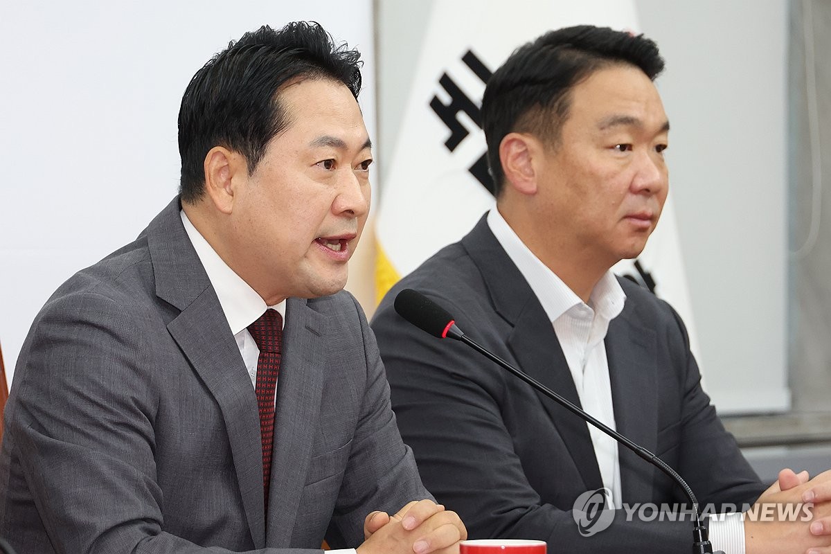 발언하는 장동혁 대표