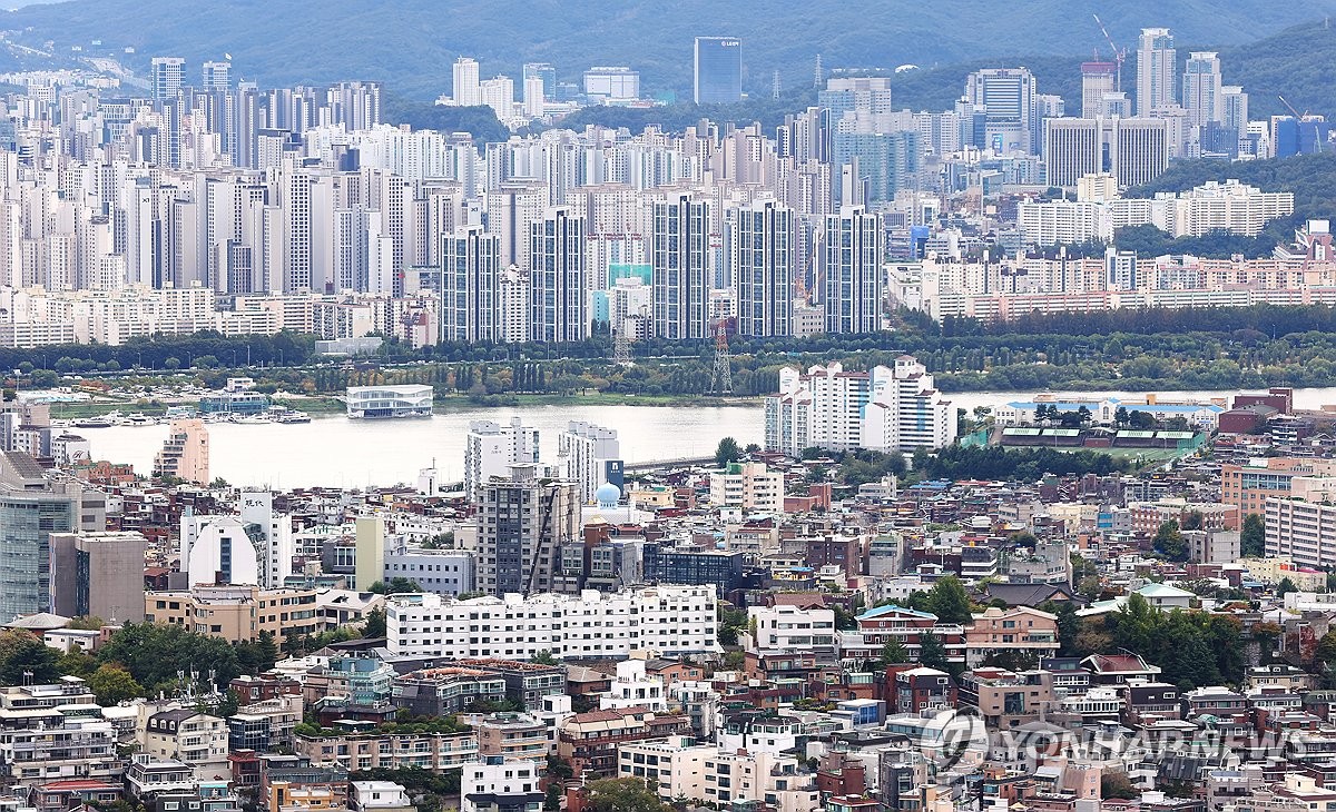 SEOUL, Oct. 15 (Yonhap) -- The government on Wednesday designated all 21 remaining distric...