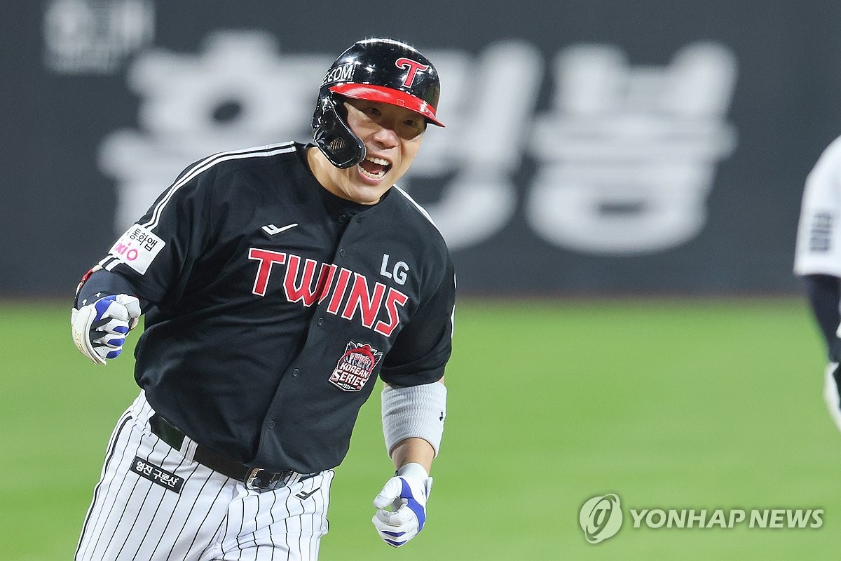 LG 김현수, 포스트시즌 통산 100안타…KBO 역대 두 번째