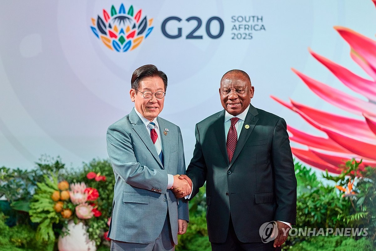 (LEAD) Lee attends G20 summit to discuss inclusive growth, climate change