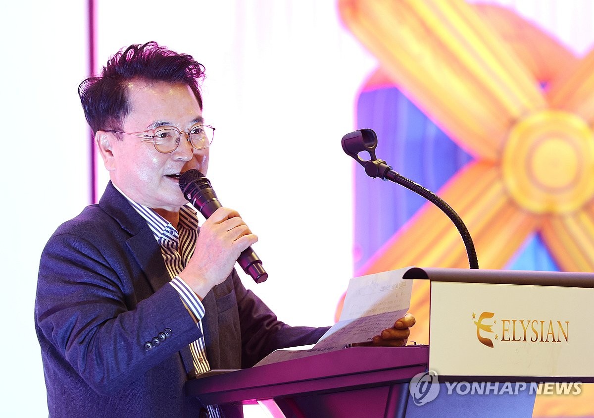 축사하는 육동한 춘천시장