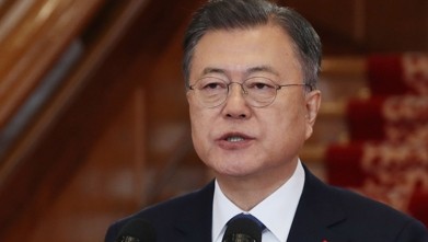  Moon pledges to pursue 'irreversible path to peace' with N. Korea until his term ends