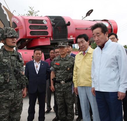 접경지역 현황 보고받는 이낙연 총리