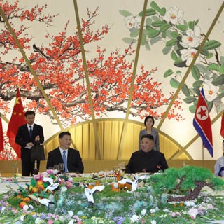 [영상] 김정은 주최 '시진핑 방북' 환영 만찬…리설주 한복 돋보여