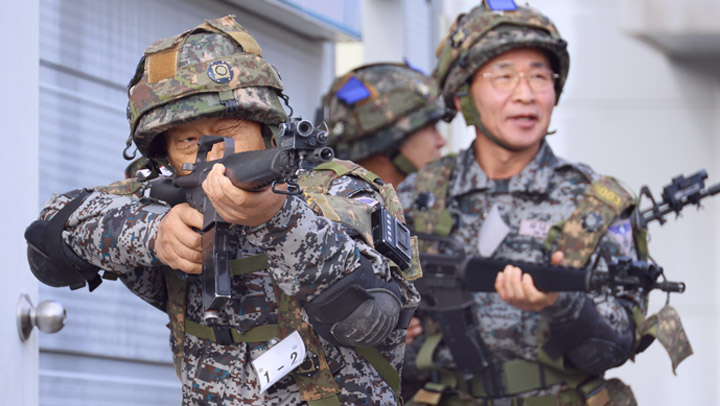 "안보에 나이 없다"…시가지 전투 참가한 시니어 아미(senior army)