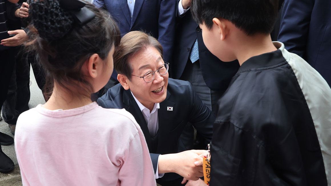 어린이 만난 이재명 후보…양평물맑은시장