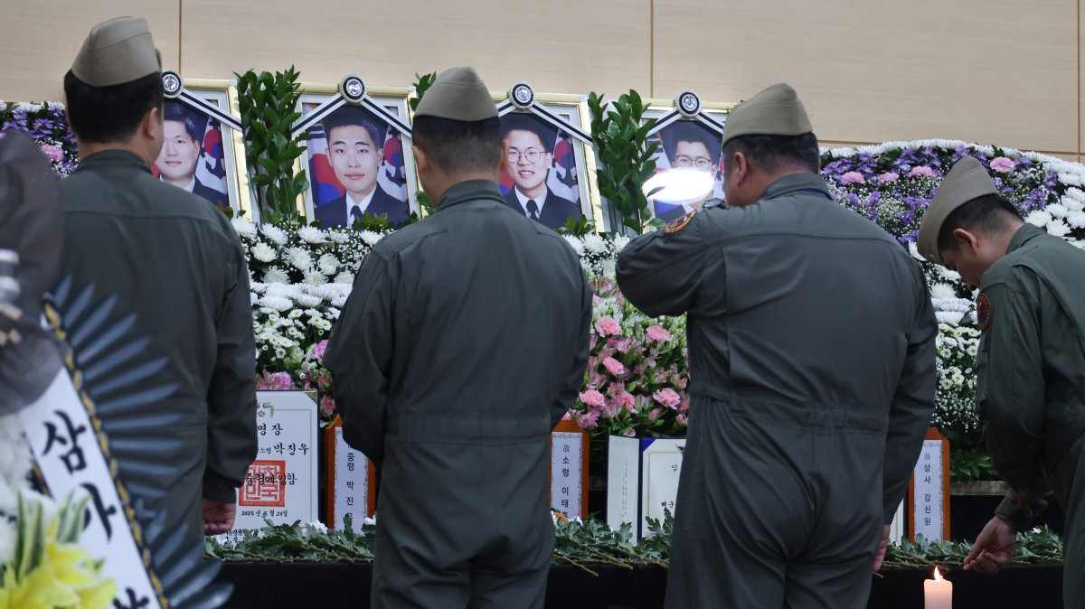 '동료 잃은 슬픔'…순직 해군 합동분향소