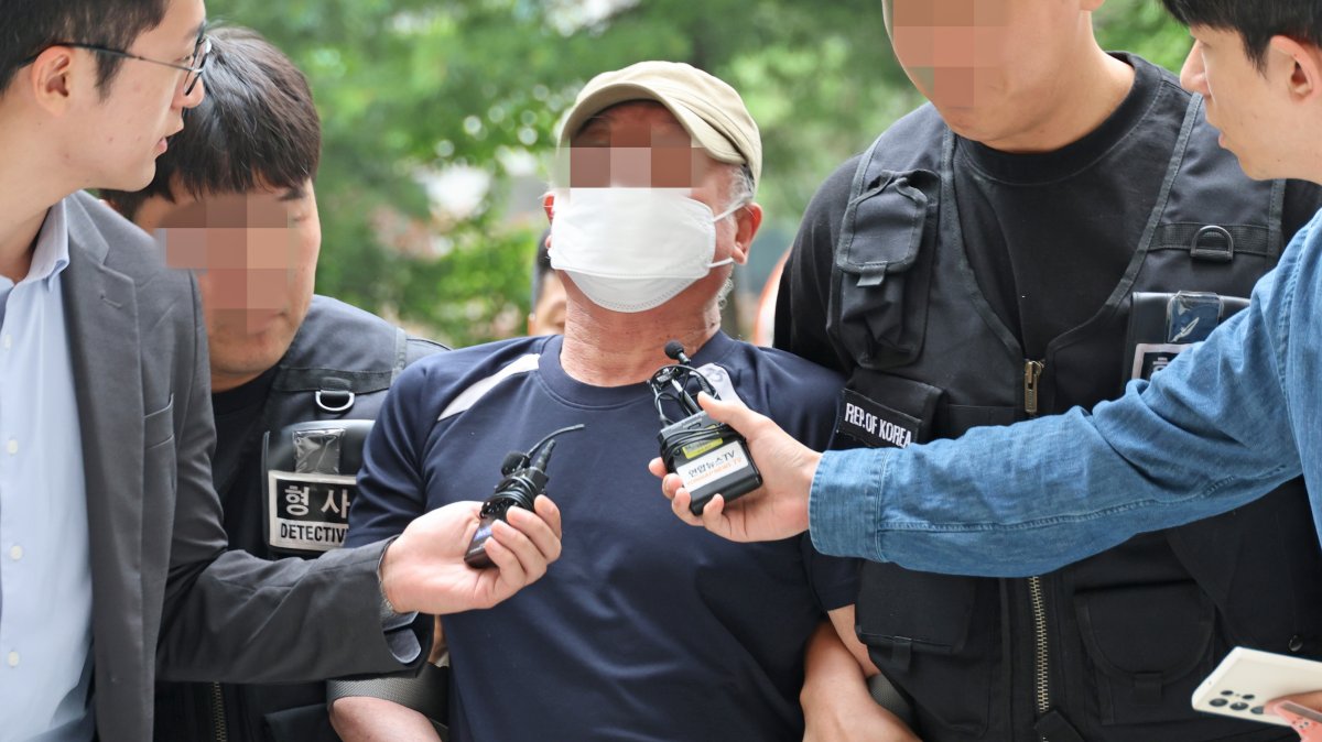 접근금지 종료 1주 만에 아내 살해한 60대 구속심사