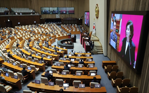 충돌로 막내린 대정부질문…%22입법 독재%22·%22내란잔당이 발목%22